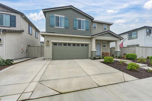 5049 Frisbee Dr, Roseville, CA 95747
