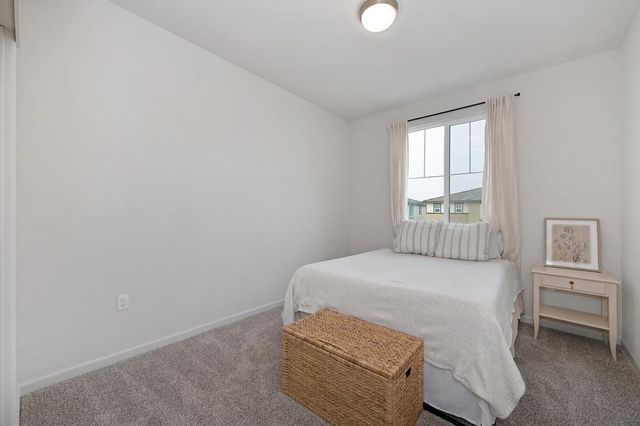 5049 Frisbee Dr, Roseville, CA 95747