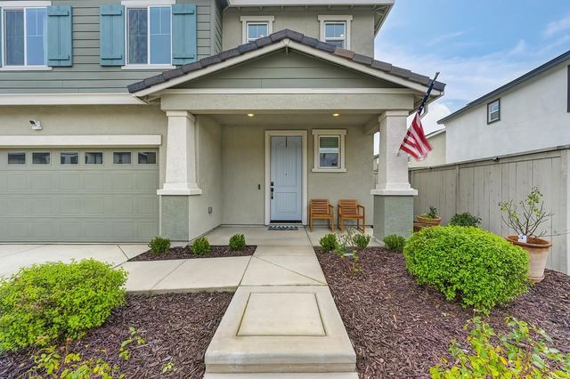 5049 Frisbee Dr, Roseville, CA 95747