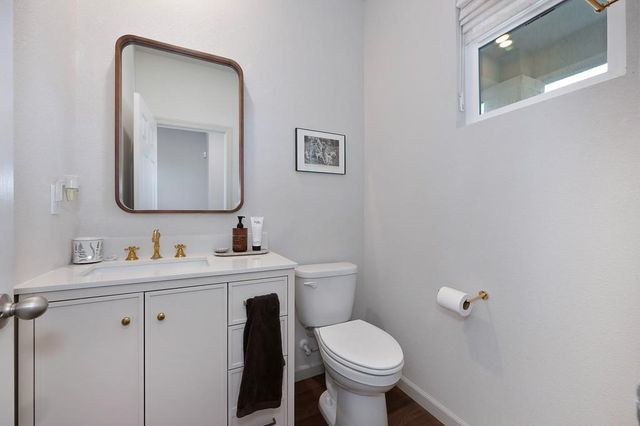 5049 Frisbee Dr, Roseville, CA 95747