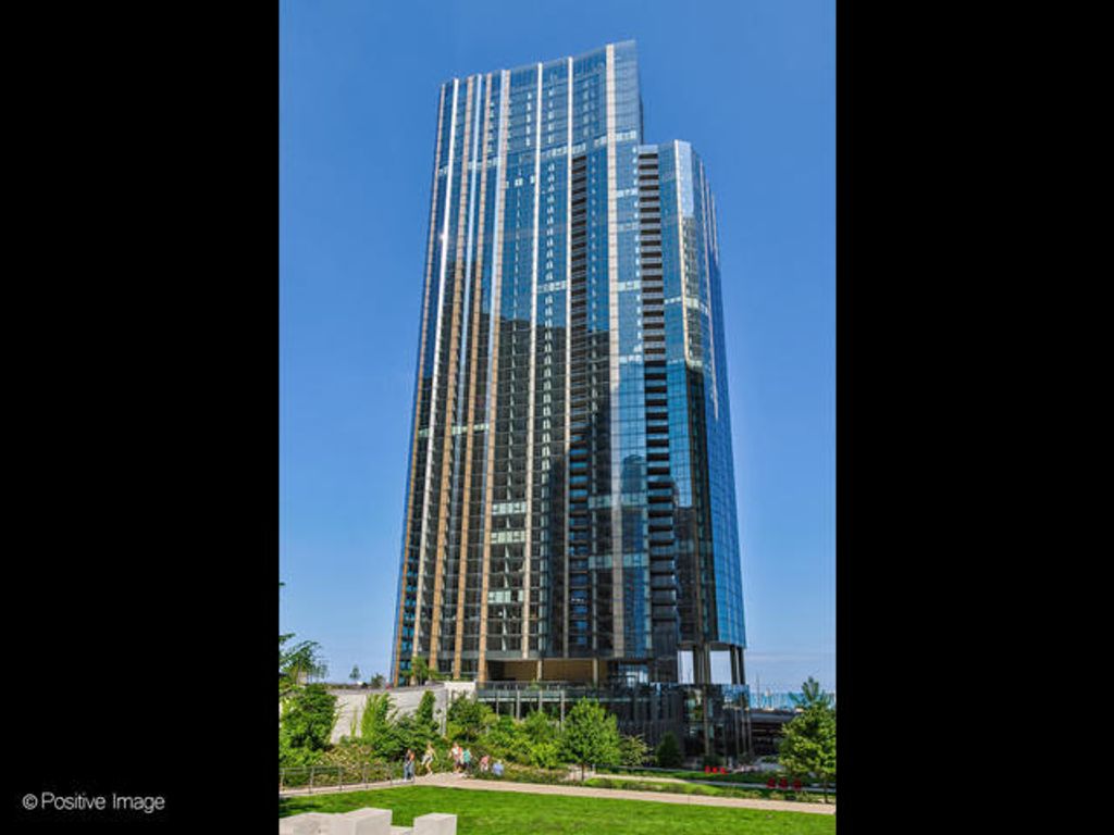 211 N Harbor Drive 909, Chicago, IL 60601
