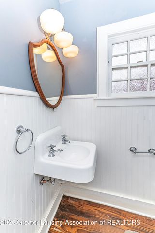 425 N Jenison Avenue, Lansing, MI 48915