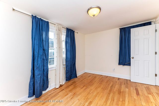 425 N Jenison Avenue, Lansing, MI 48915