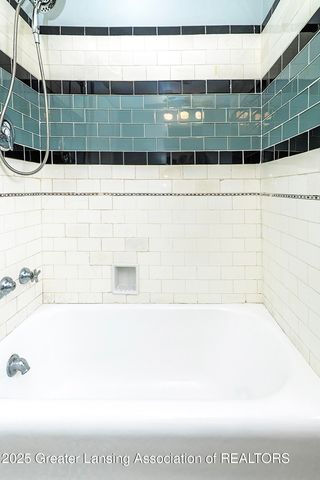 425 N Jenison Avenue, Lansing, MI 48915