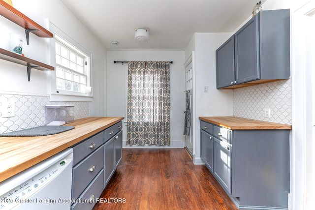 425 N Jenison Avenue, Lansing, MI 48915