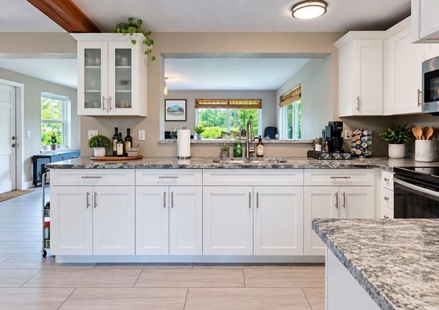 717 W DEER LAKE DRIVE, Lutz, FL 33548