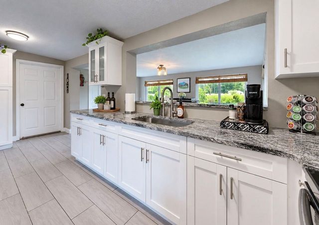 717 W DEER LAKE DRIVE, Lutz, FL 33548