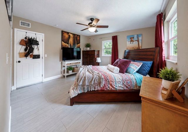 717 W DEER LAKE DRIVE, Lutz, FL 33548