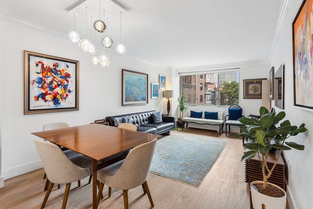 350 E 82nd St Apt 5V, New York City, NY 10028