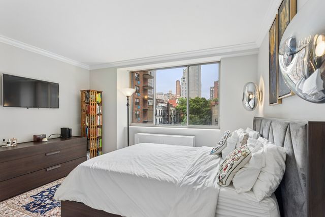 350 E 82nd St Apt 5V, New York City, NY 10028