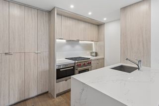 350 E 82nd St Apt 5V, New York City, NY 10028