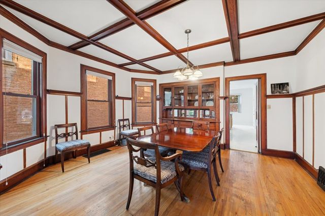 7252 N Bell Avenue, Chicago, IL 60645