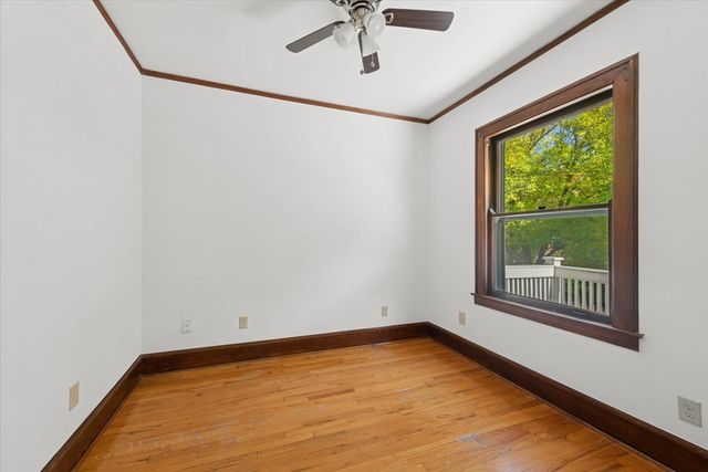 7252 N Bell Avenue, Chicago, IL 60645