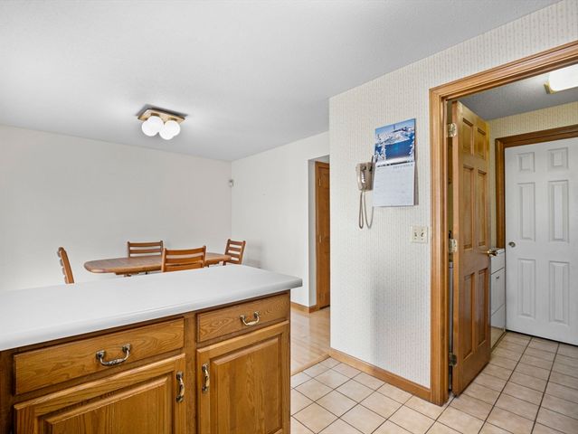 27 Boylston Ln 27, Lowell, MA 01852