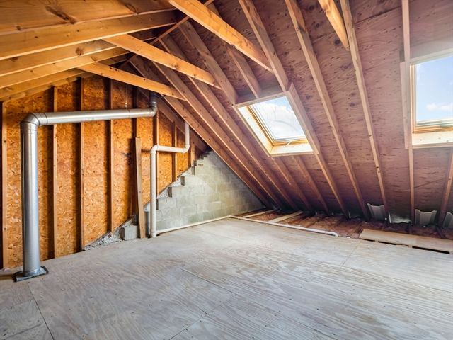 27 Boylston Ln 27, Lowell, MA 01852