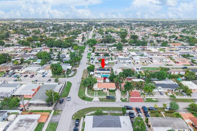 590 W 35th Pl, Hialeah, FL 33012