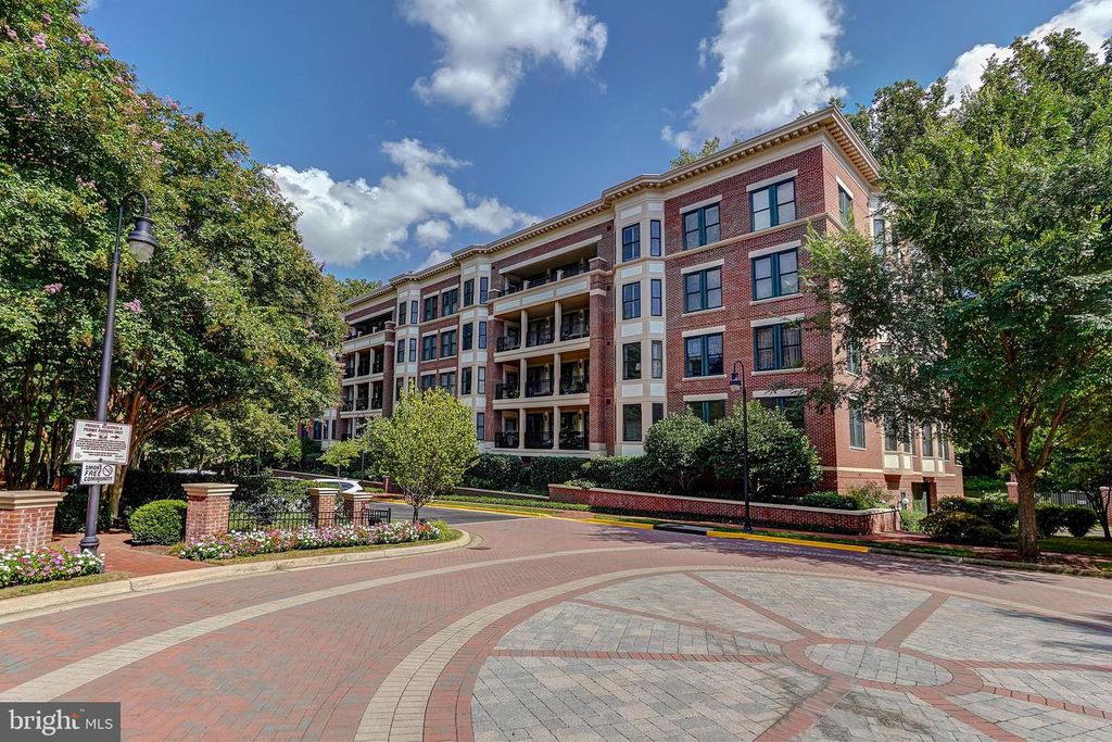 10401 STRATHMORE PARK CT #3/405, Rockville, MD 20852