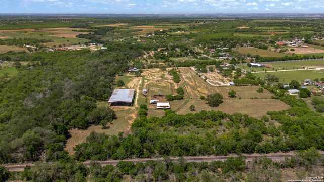 11224 Atkins Road, Atascosa, TX 78002