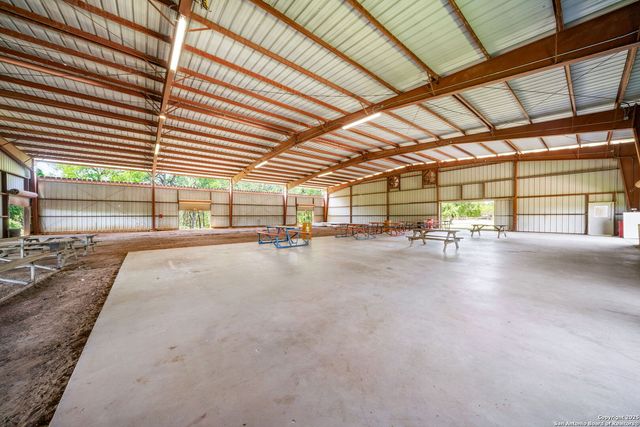 11224 Atkins Road, Atascosa, TX 78002