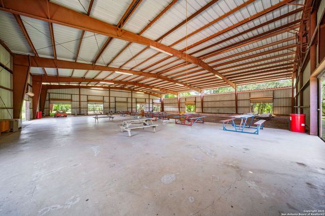 11224 Atkins Road, Atascosa, TX 78002