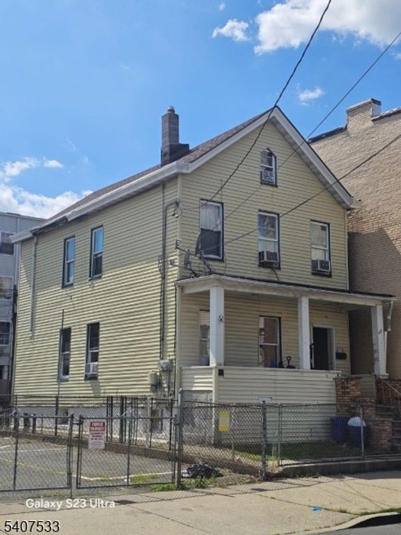 153 3Rd St, Passaic City, NJ 07055