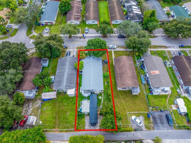 5709 Lincoln St, Hollywood, FL 33021