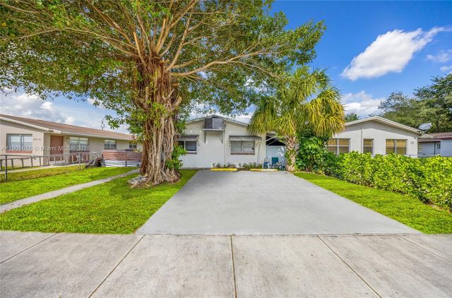 5709 Lincoln St, Hollywood, FL 33021