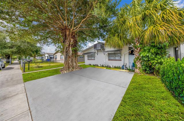 5709 Lincoln St, Hollywood, FL 33021