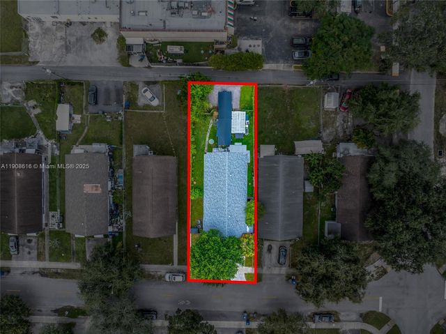 5709 Lincoln St, Hollywood, FL 33021