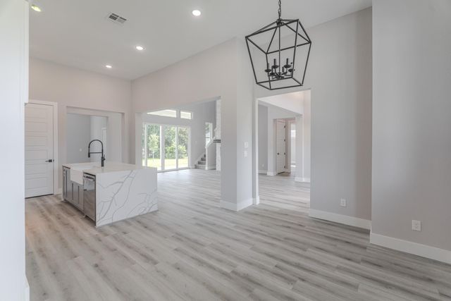 624 Edgewood, Montgomery, TX 77356