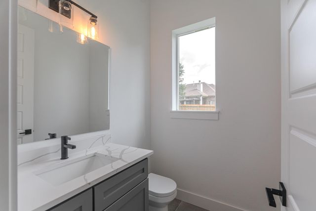 624 Edgewood, Montgomery, TX 77356