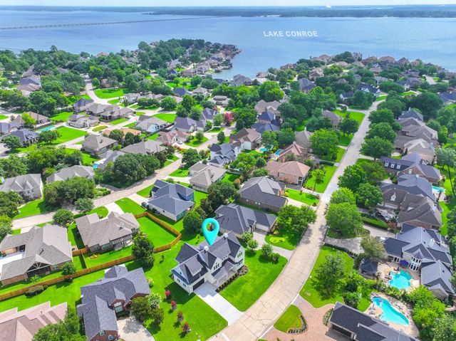 624 Edgewood, Montgomery, TX 77356