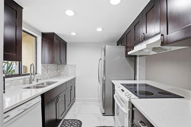 3919 PINE LIMB COURT, Tampa, FL 33614