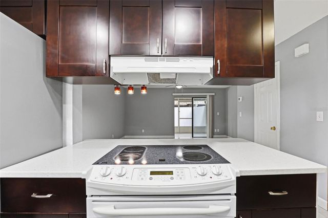 3919 PINE LIMB COURT, Tampa, FL 33614