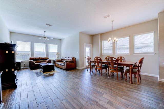 2803 Blue Mist Bend, Brookshire, TX 77423