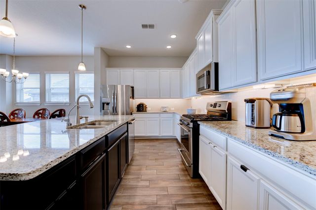 2803 Blue Mist Bend, Brookshire, TX 77423