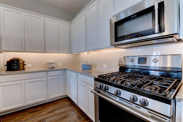 2803 Blue Mist Bend, Brookshire, TX 77423