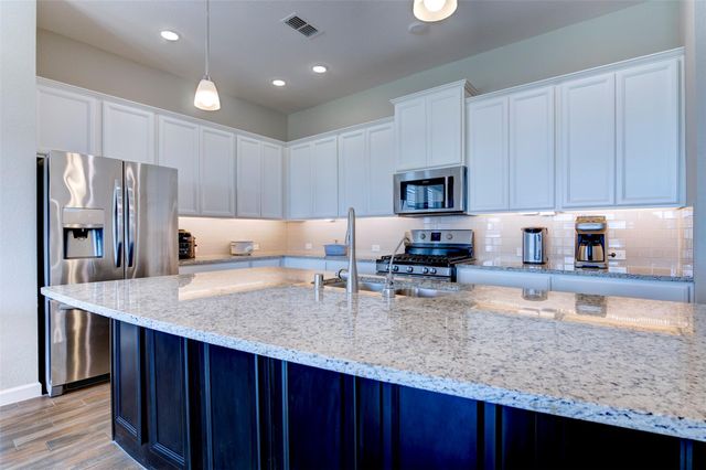 2803 Blue Mist Bend, Brookshire, TX 77423