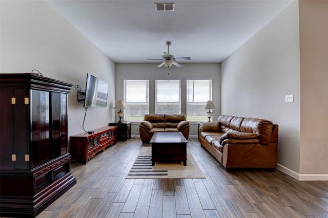 2803 Blue Mist Bend, Brookshire, TX 77423