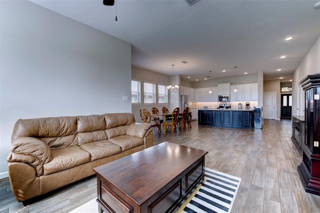 2803 Blue Mist Bend, Brookshire, TX 77423