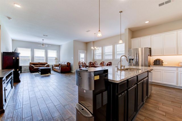 2803 Blue Mist Bend, Brookshire, TX 77423