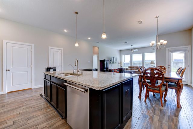 2803 Blue Mist Bend, Brookshire, TX 77423