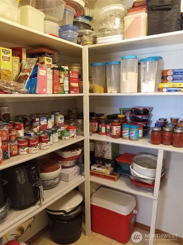 20868 SE RD 2, Warden, WA 98857