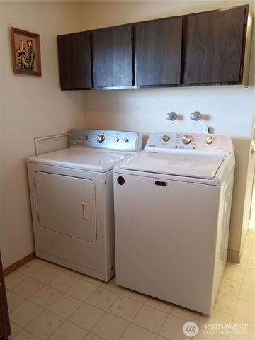 20868 SE RD 2, Warden, WA 98857