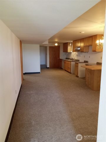 20868 SE RD 2, Warden, WA 98857