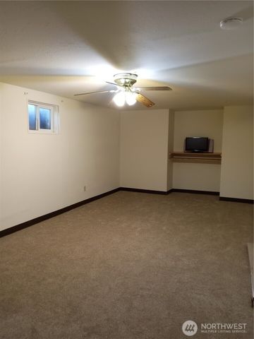 20868 SE RD 2, Warden, WA 98857