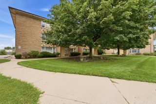3180 W Meadow Lane Drive 43, Merrionette Park, IL 60803