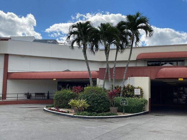 9923 S Hollybrook Lake Drive S 310, Pembroke Pines, FL 33025