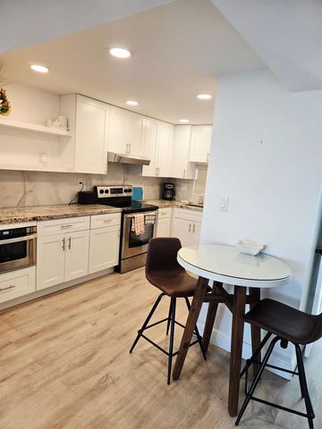 9923 S Hollybrook Lake Drive S 310, Pembroke Pines, FL 33025