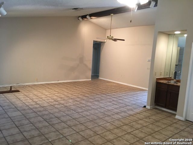 10305 VIGILANTE Trail, Converse, TX 78109